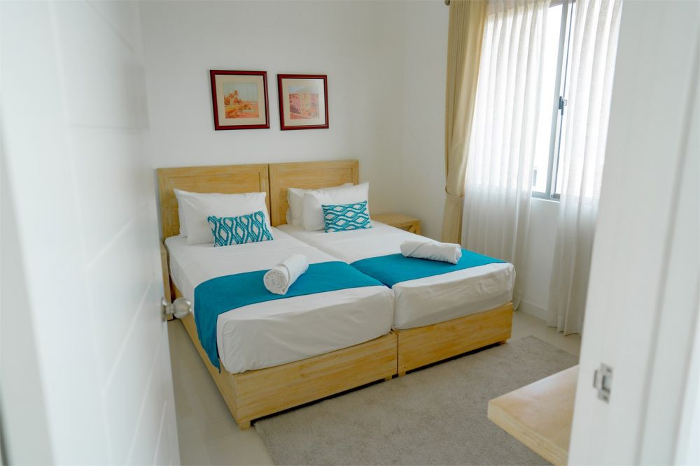 Three Bedroom Partial/Direct SV (Penthouse Partial/Direct SV), Ocean Front Condominium - Galle 4*