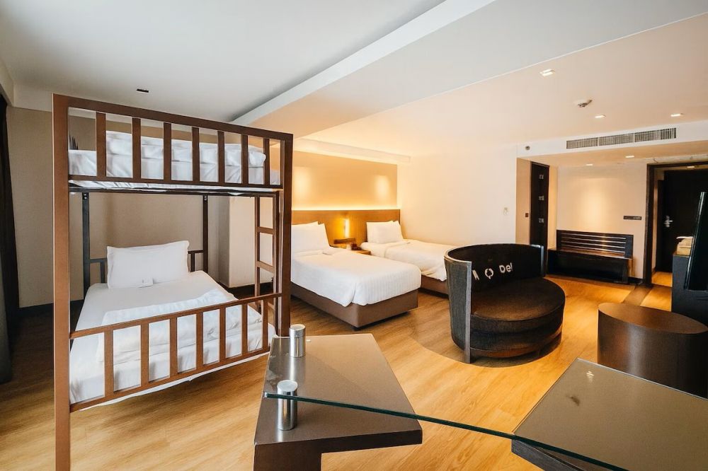 Family Bunk Bed, Golden Tulip Mandison 4*
