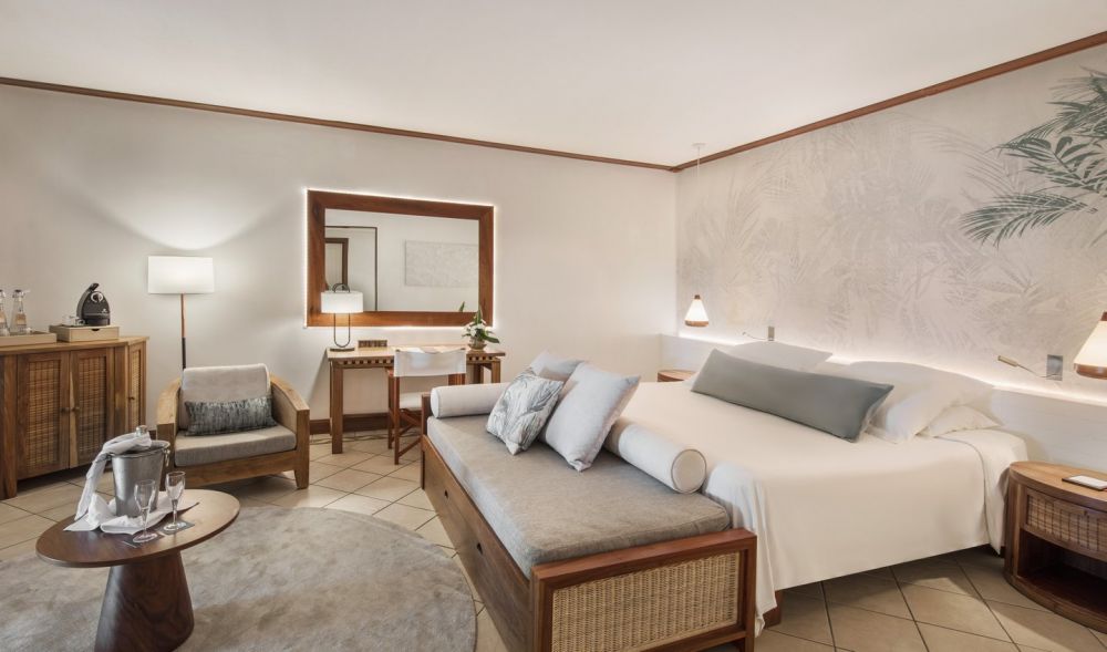 Junior Suite Ground ﬂoor, Paradis Beachcomber Golf Resort & Spa 5*