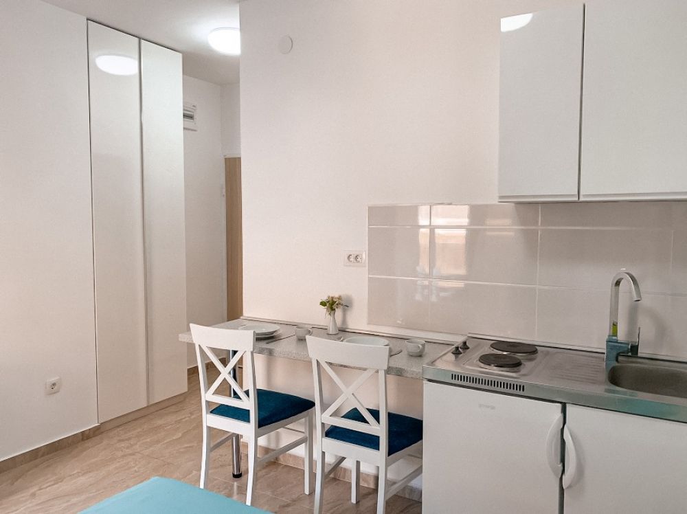 Studio 02 IV floor, Obala Aura 4*