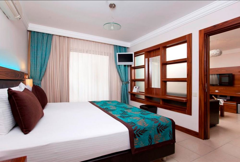 Club Suite, Xperia Grand Bali 4*