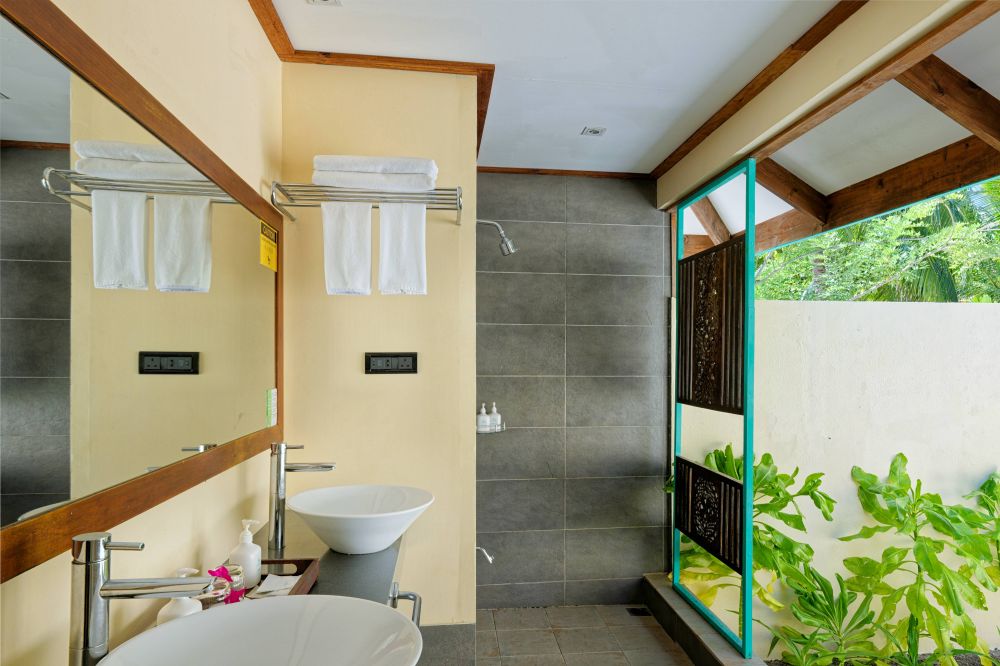 Sunset Beach Villa, Canareef Resort 4*