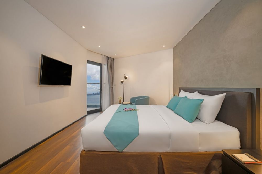 Deluxe City/Ocean View, The Code Hotel & Spa Da Nang 4*