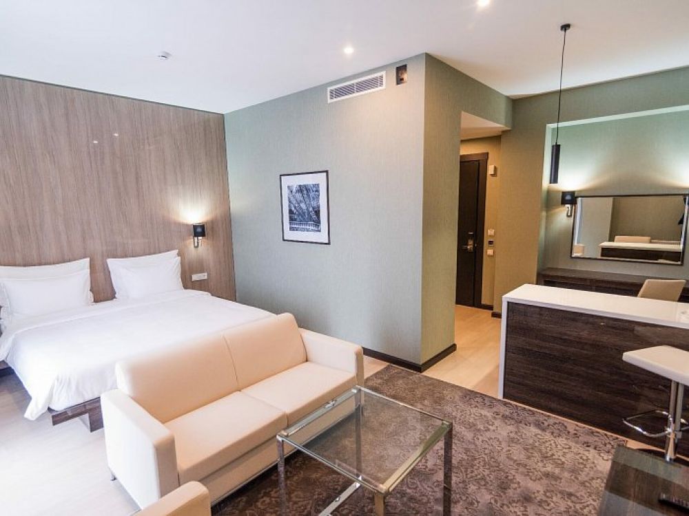 Deluxe, Resident City Hotel 4*