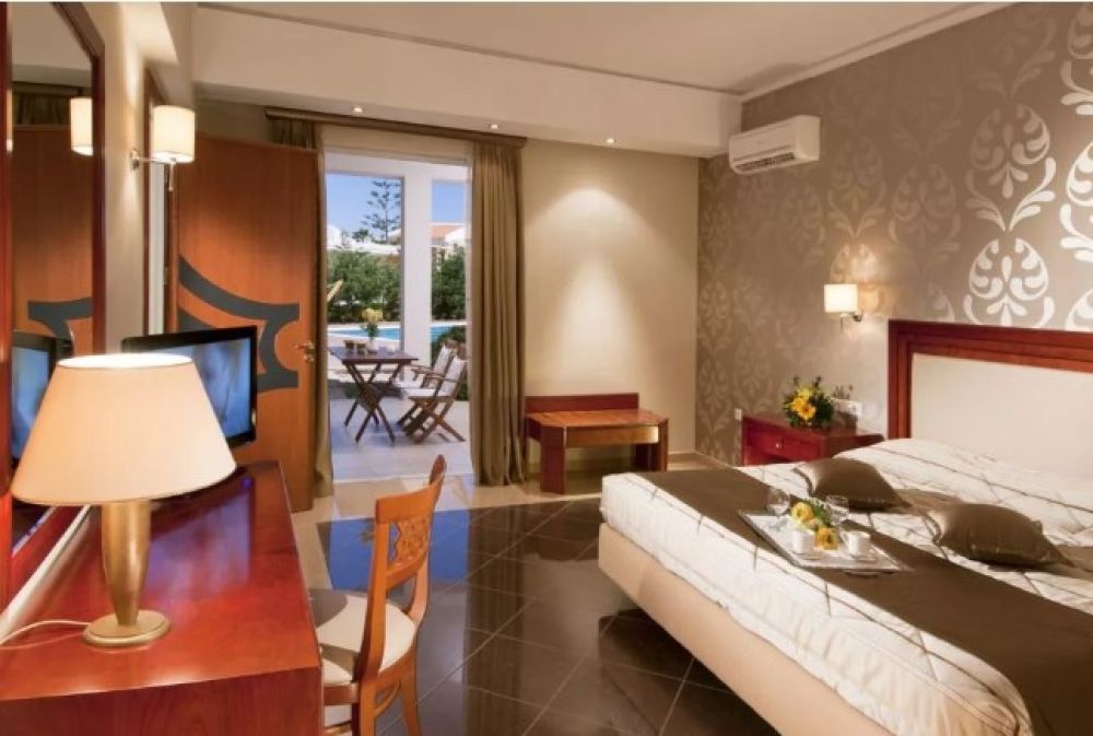 Presidential Junior Suite 2 Bedroom, Kipriotis Village Resort 4*