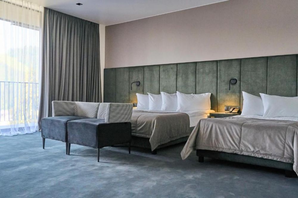 Family Junior Suite Room, Fomich Residence 