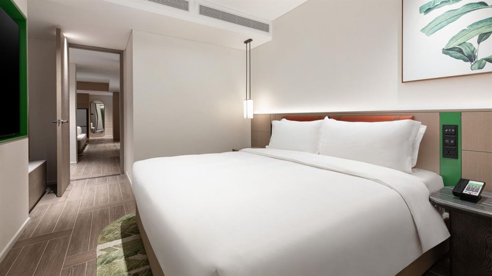 2 King 1 Single Bed – 3 Bedroom Suite, Holiday Inn Resort Sanya 5*
