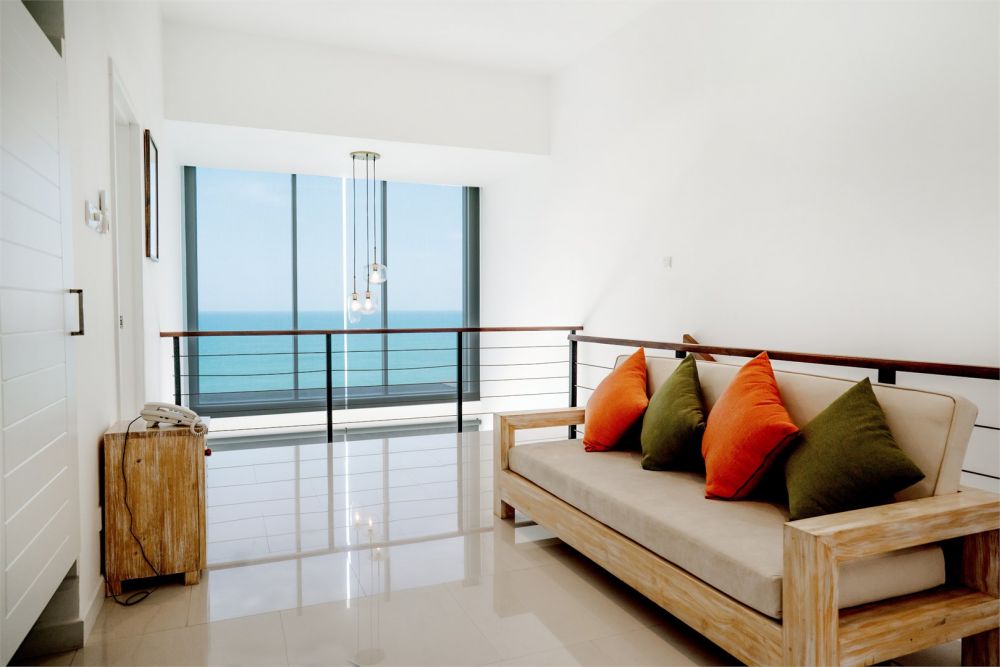 Three Bedroom Partial/Direct SV (Penthouse Partial/Direct SV), Ocean Front Condominium - Galle 4*
