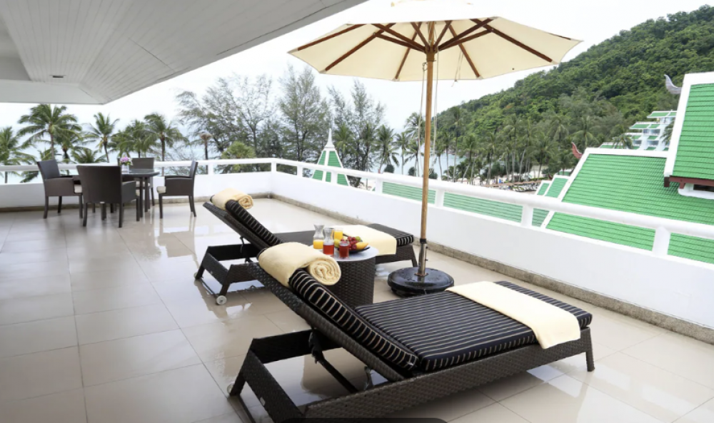 Deluxe Ocean Terrace Room, Le Meridien Phuket 5*