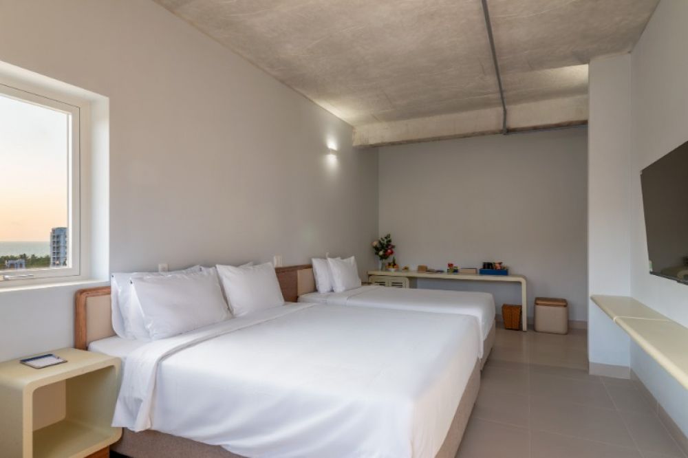 Deluxe TRPL with Balcony, The Up Phu Quoc 4*