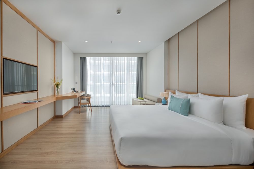 Premier Suite Partial Ocean, TMS Hotel Da Nang Beach 5*