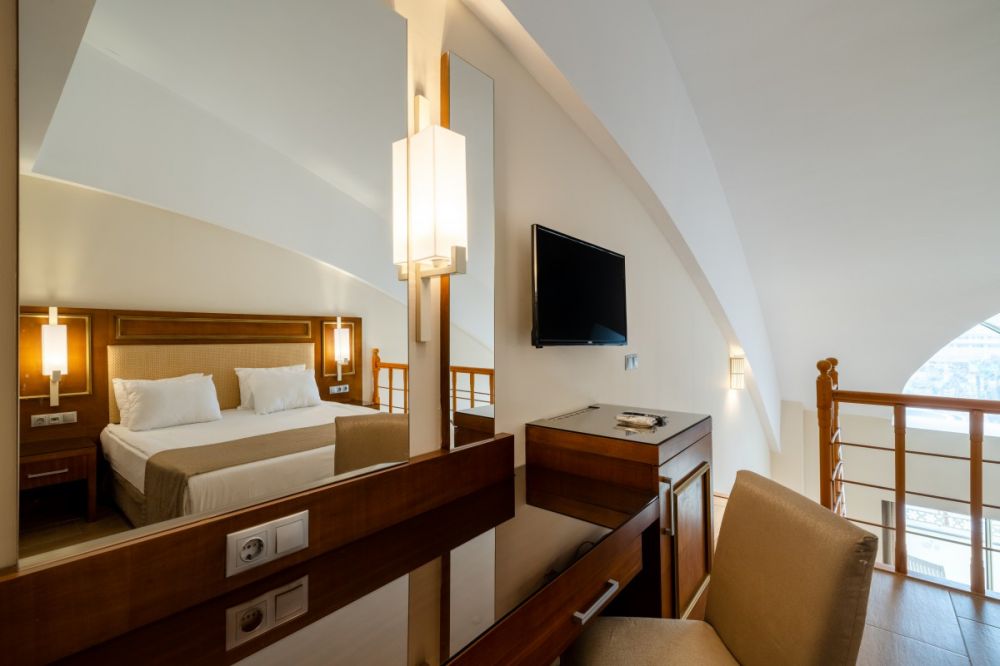 Family Room Duplex, Crystal Prestige Elite Pearl Collection (ex. Crystal Prestige Elite) 5*