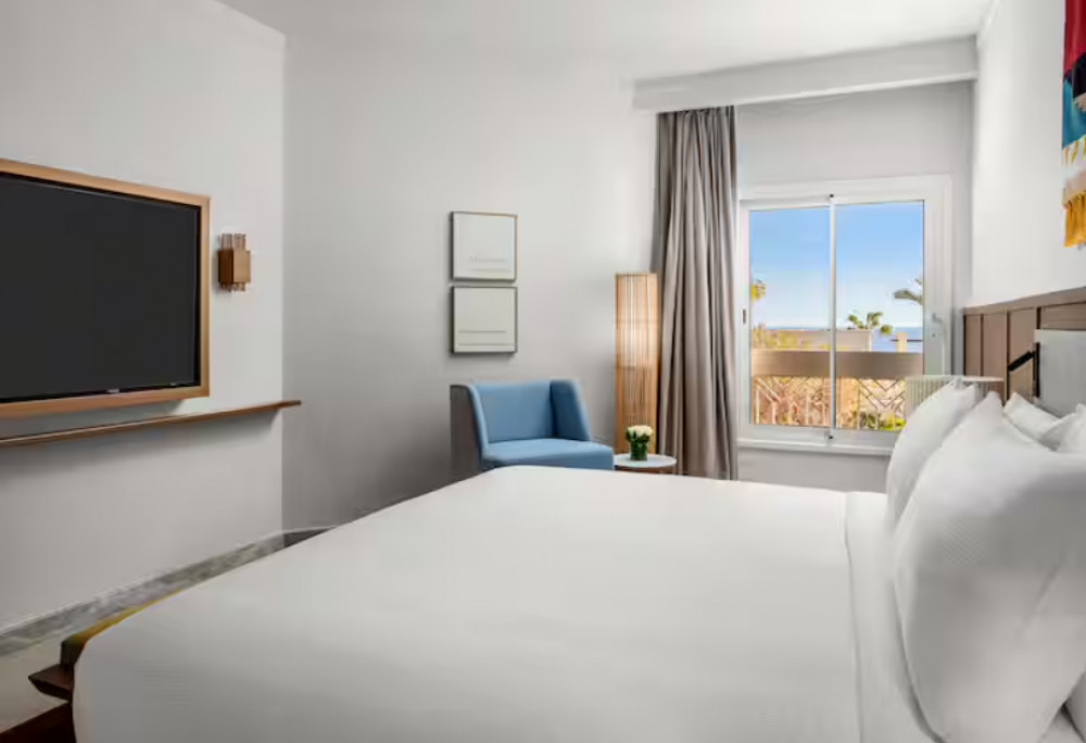 Beachside Premium Suite PV/SV, Doubletree By Hilton Sharks Bay (ex. Hilton Sharks Bay) 4*
