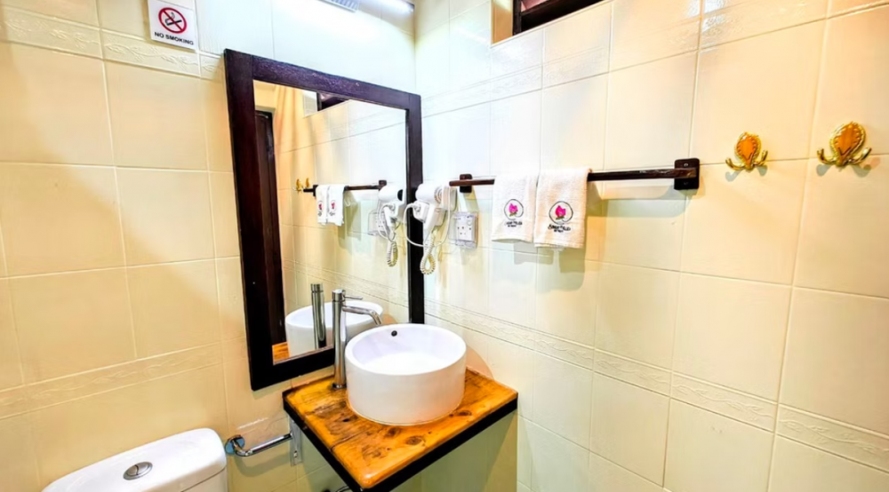 Deluxe King Room, Bougan Villea Retreat Maldives 