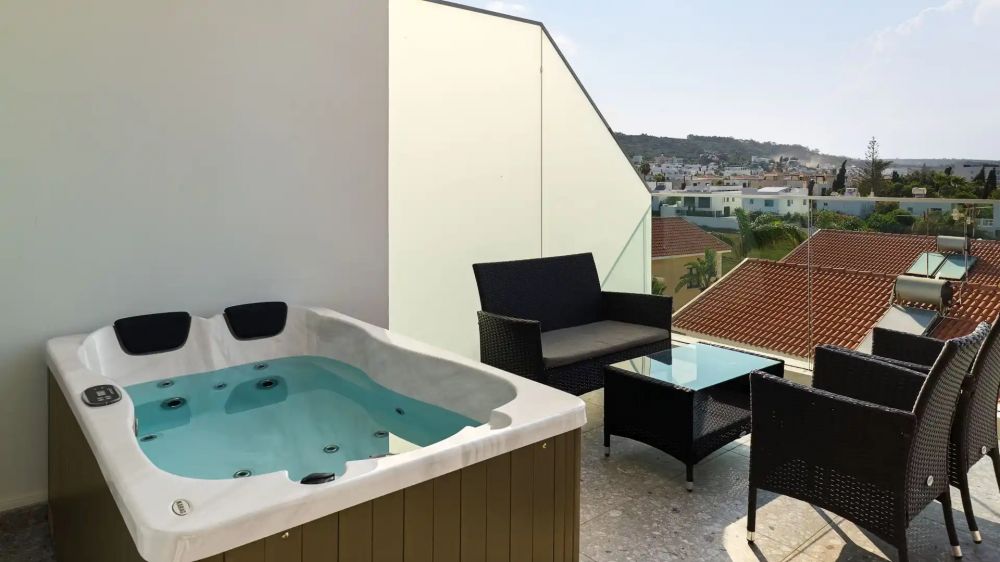 Superior Room SSV with Outdoor Hot Tub, Leonardo Crystal Cove Protaras (Adults Only 16+) 4*