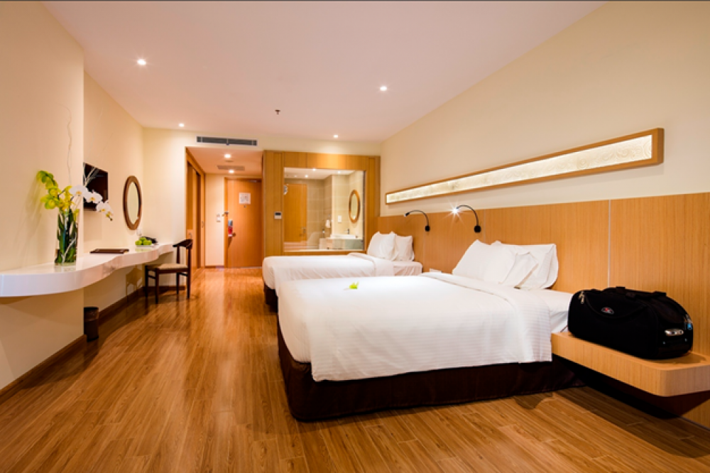 Luxury Family Connecting Beachfront, Star City Hotel & Condotel Beachfront Nha Trang 4+