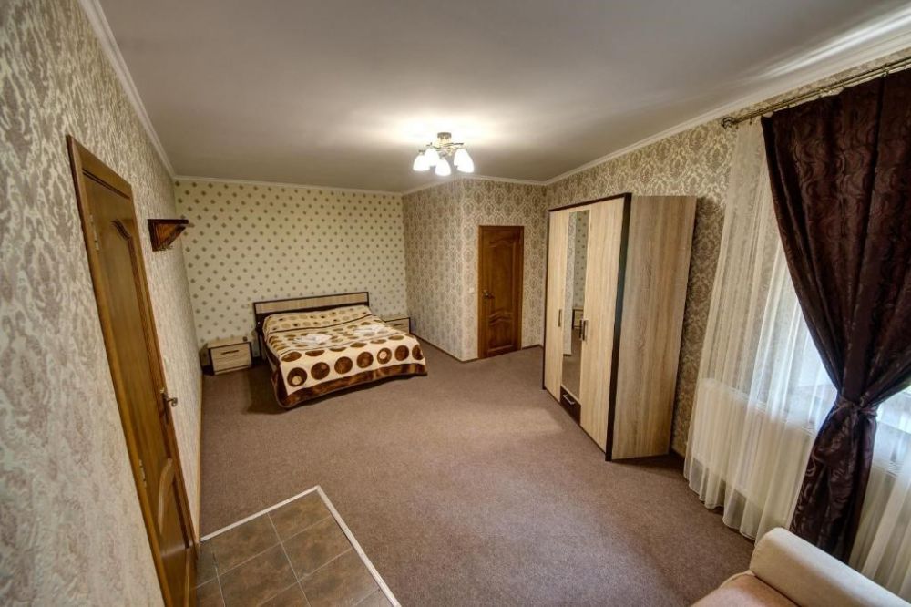 Улучшенный трехместный (в коттедже), Villa Vlad 3*