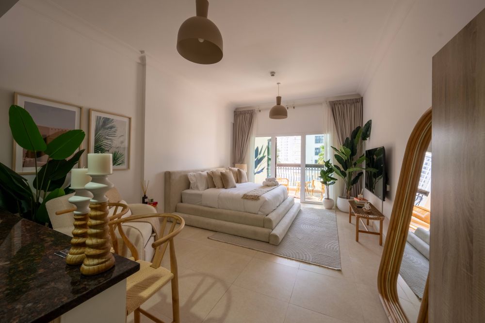 Studio With Yas Theme Park Access, Otolo Homes