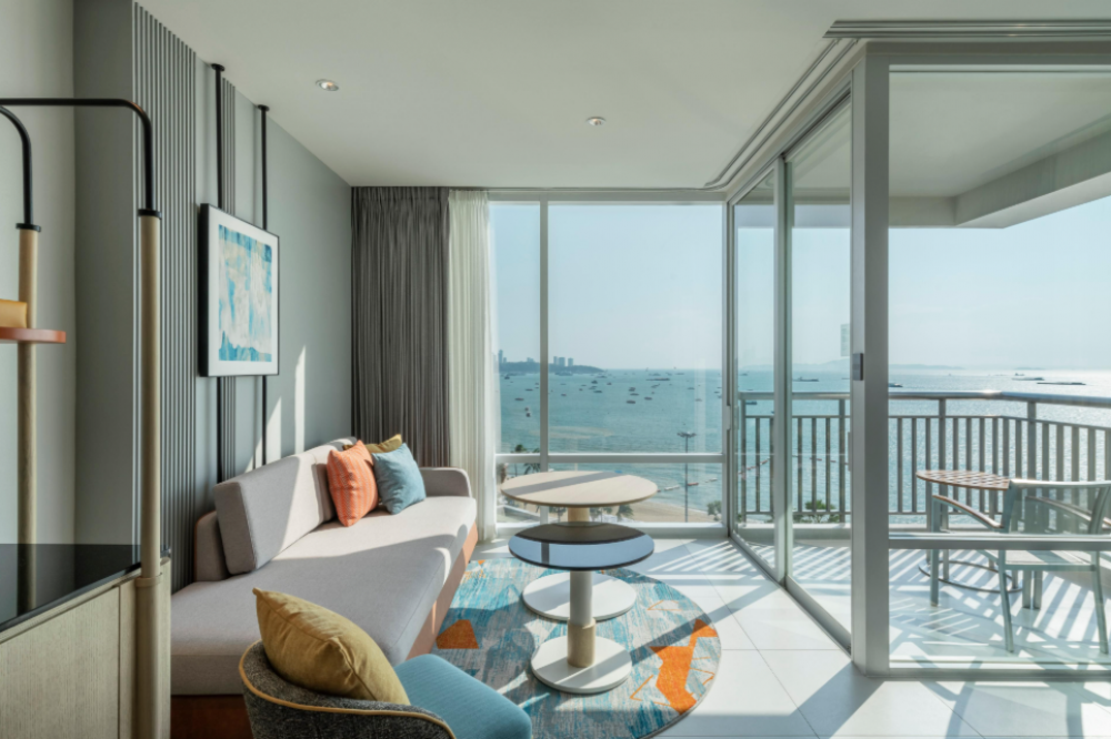 Premium Pattaya Beach View, Holiday Inn Pattaya 5*