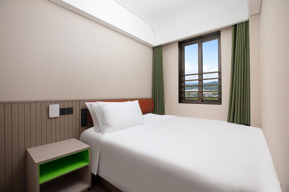 2 King 1 Single Bed – 3 Bedroom Suite, Holiday Inn Resort Sanya 5*