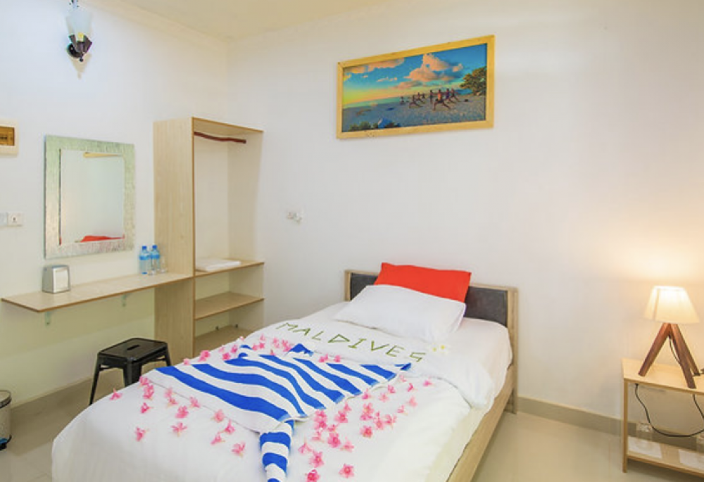 Deluxe Single Room, Kirulhiya Maldives 2*