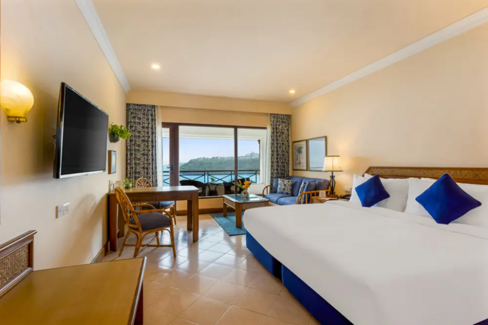 Sea View Deluxe Room, Bogmallo Beach Resort 5*