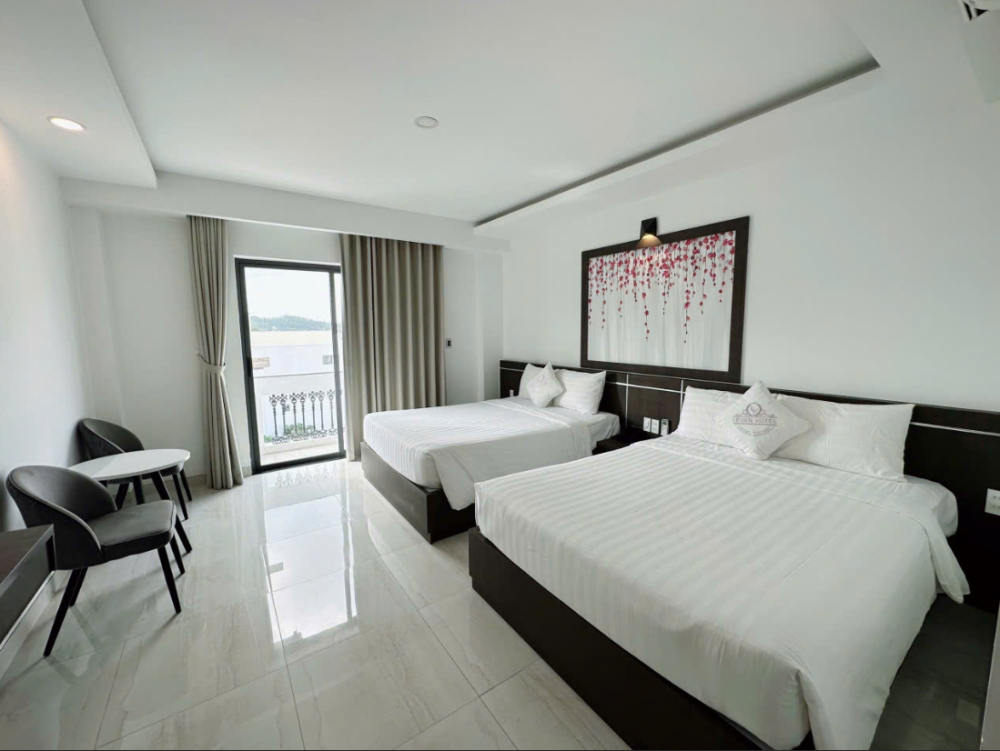 Deluxe SSV/SV, Levan 3*