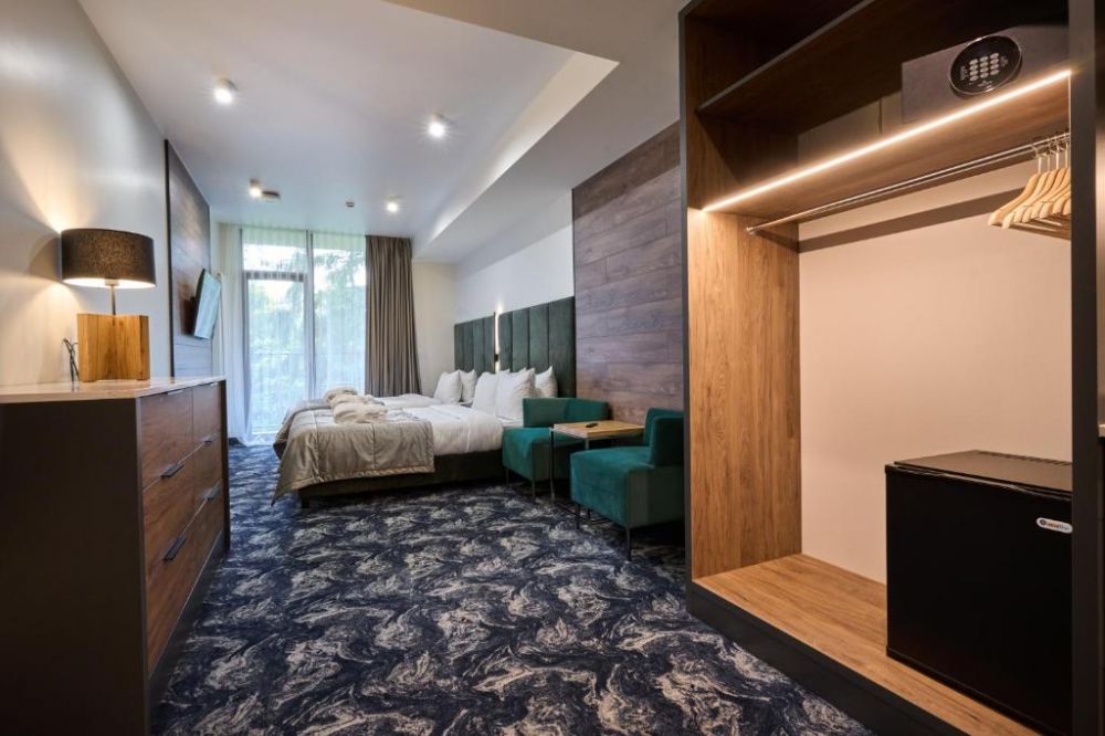 Junior Suite Comfort Room, Fomich Residence 