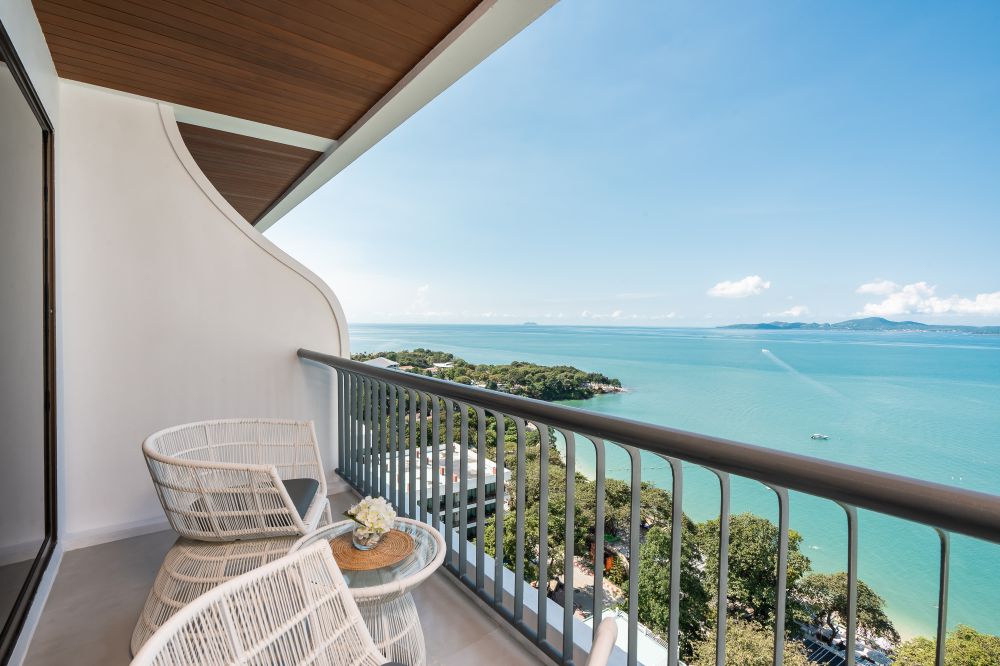 Premium Ocean Facing (Grand Wing 12-й, 14-й этаж), Cosy Beach Hotel 3+