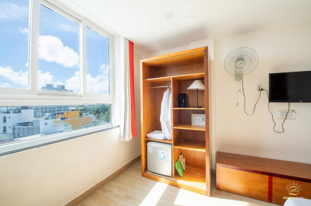 Double Mountain/Ocean View, Monaco Hotel 3*