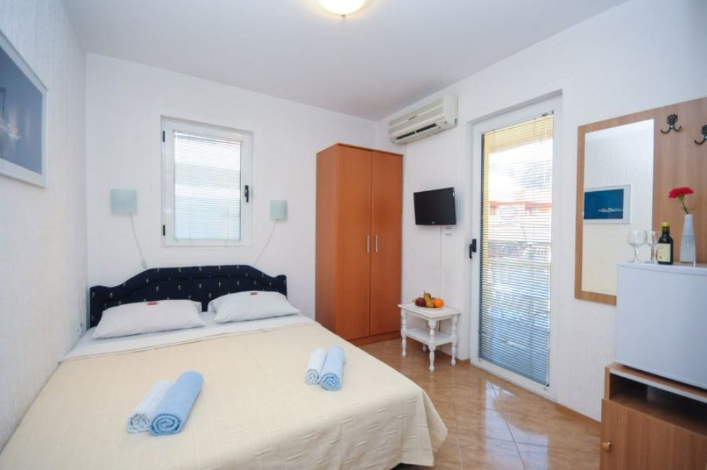 DBL small, Budva Inn Guest House 3*