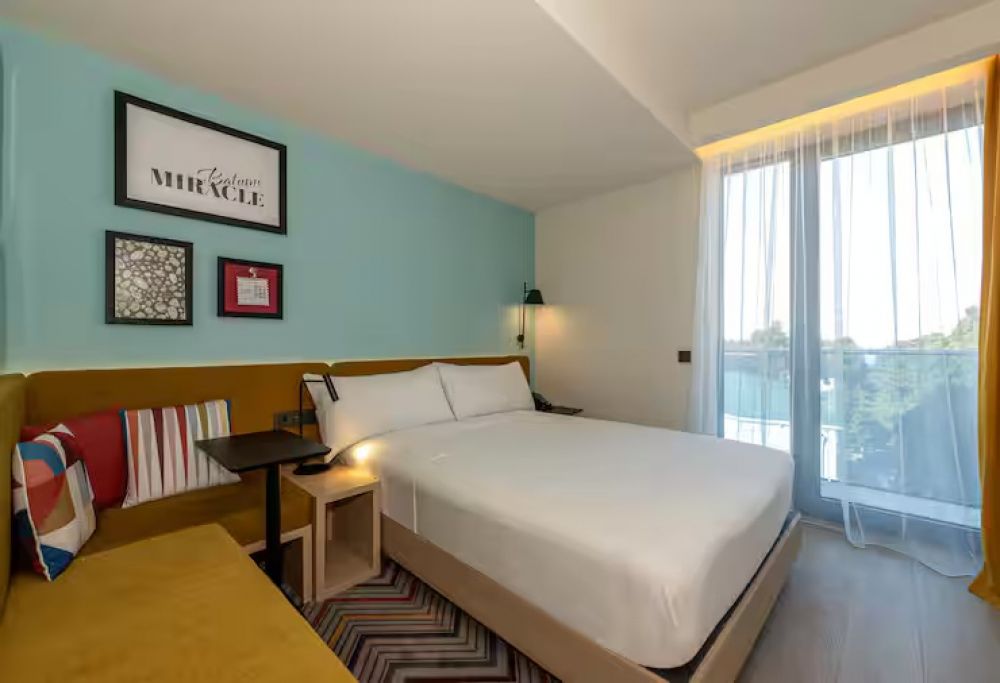 Family Room, Hampton By Hilton Batumi Center 4*