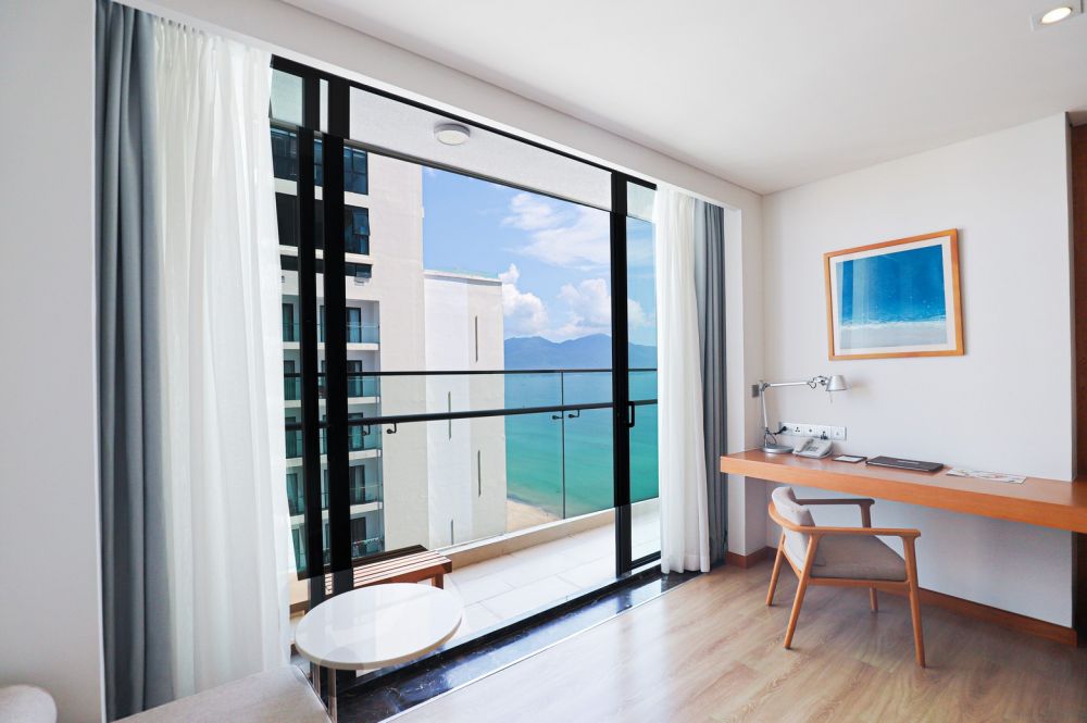 Premier Suite Partial Ocean, TMS Hotel Da Nang Beach 5*