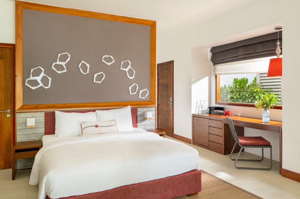 Deluxe Beach Bungalow, Dhigali Maldives 5*