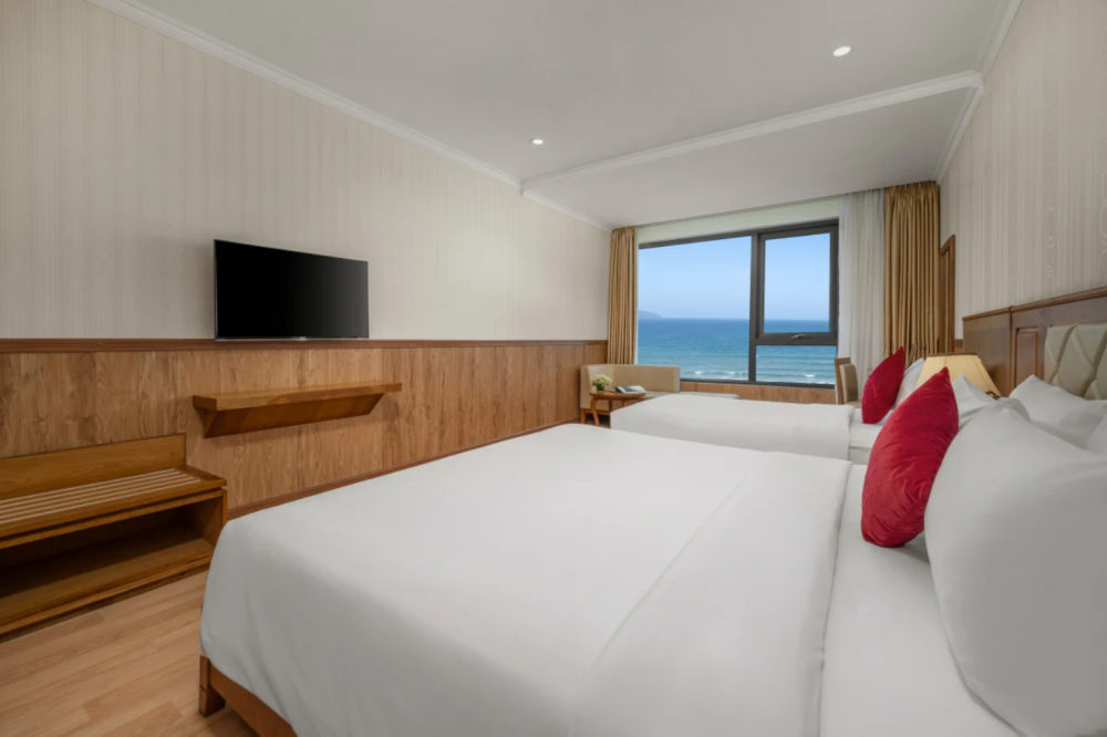 Suite Triple, Serene Beach Hotel Danang 4*