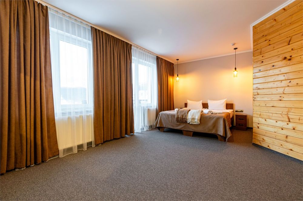 Люкс 2-комнатный, Князів Двір 3*