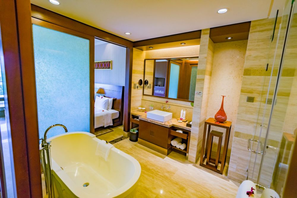 Golf Elegant Room, Grand Metropark Resort Sanya 5*