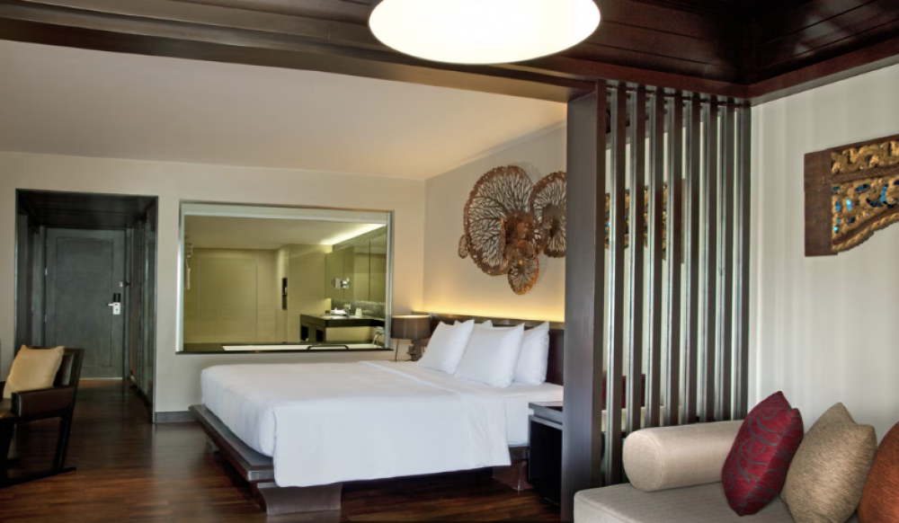 Deluxe View Junior Suites, Le Meridien Phuket 5*