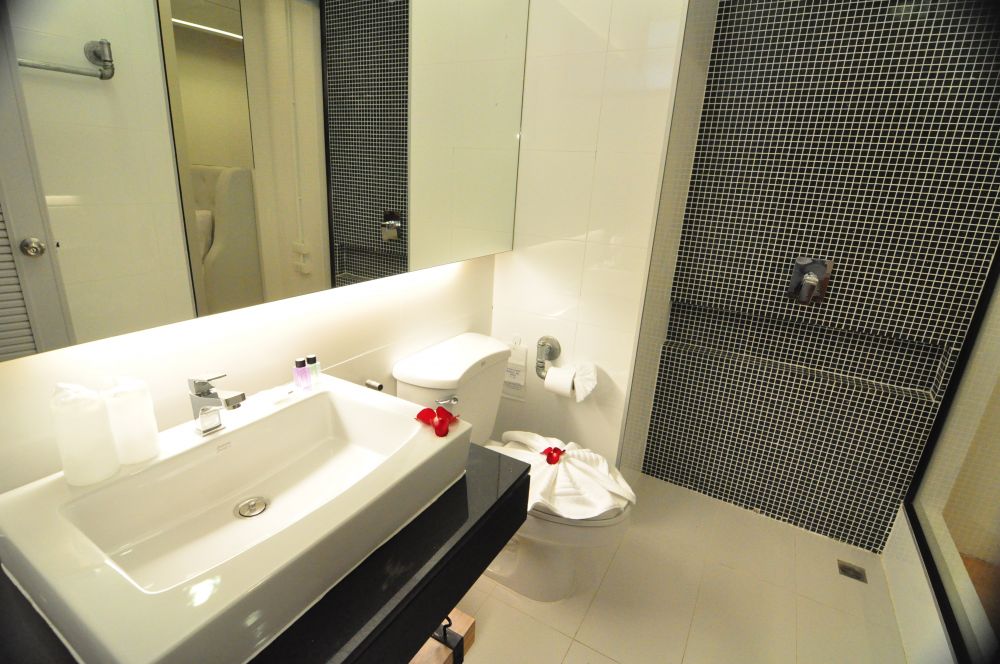 Deluxe Double with Balcony, Forty Winks Phuket 4*