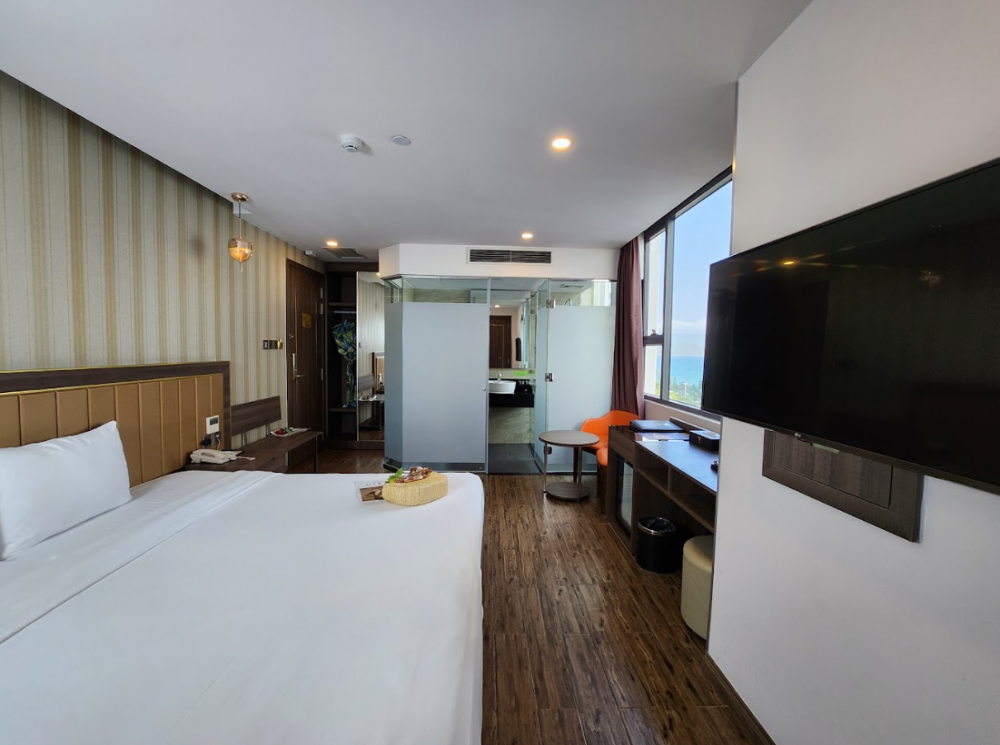 Premier Deluxe City View/Partial SV, V Hotel Nha Trang 4*