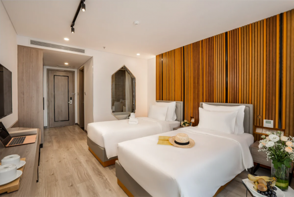 Deluxe River View, Haian Riverfront Hotel Danang 4*