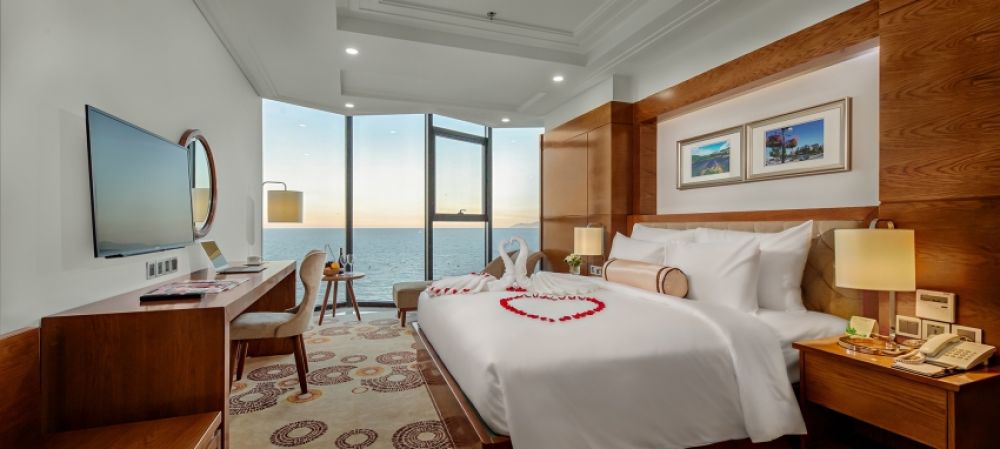 Seafront Premier, Paris Deli Hotel 4*