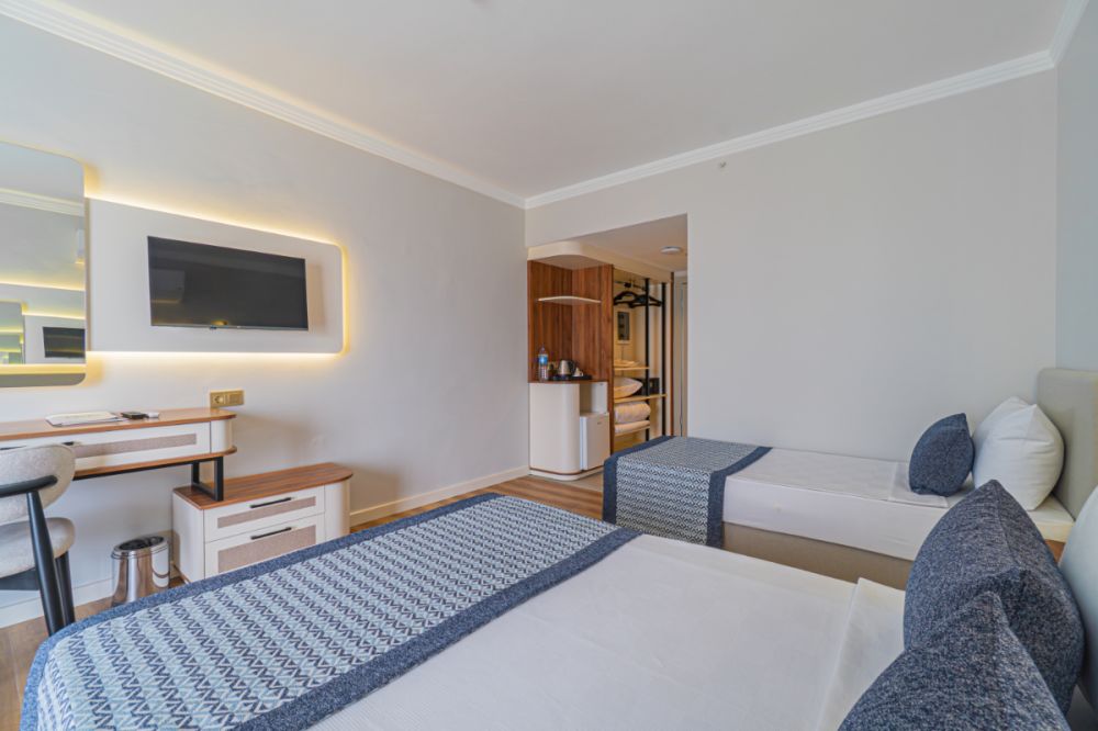 Standard, Q Ella Beach Hotel 4*