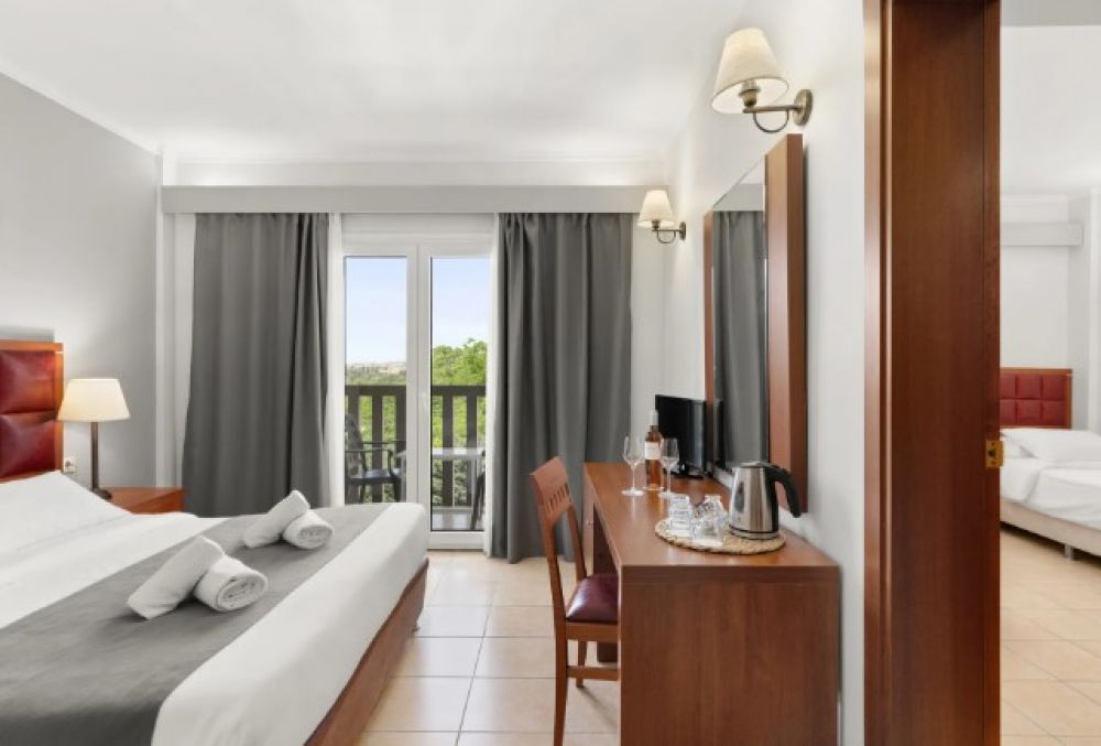 Family Room 2 Bedroom Mountain View, Ariti Grand Hotel 4*