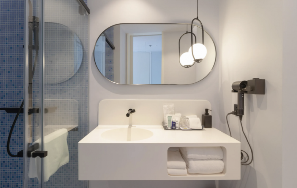 Deluxe, Queensland Hotel Bangkok 4*