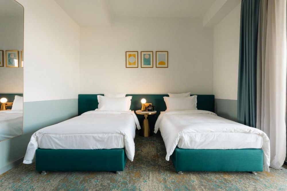 Standard, Castor & Pollux 4*