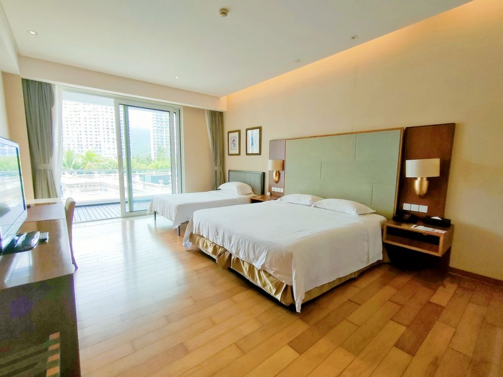 Garden View Triple Room, Mingshen Golf & Bay Resort Sanya 4*