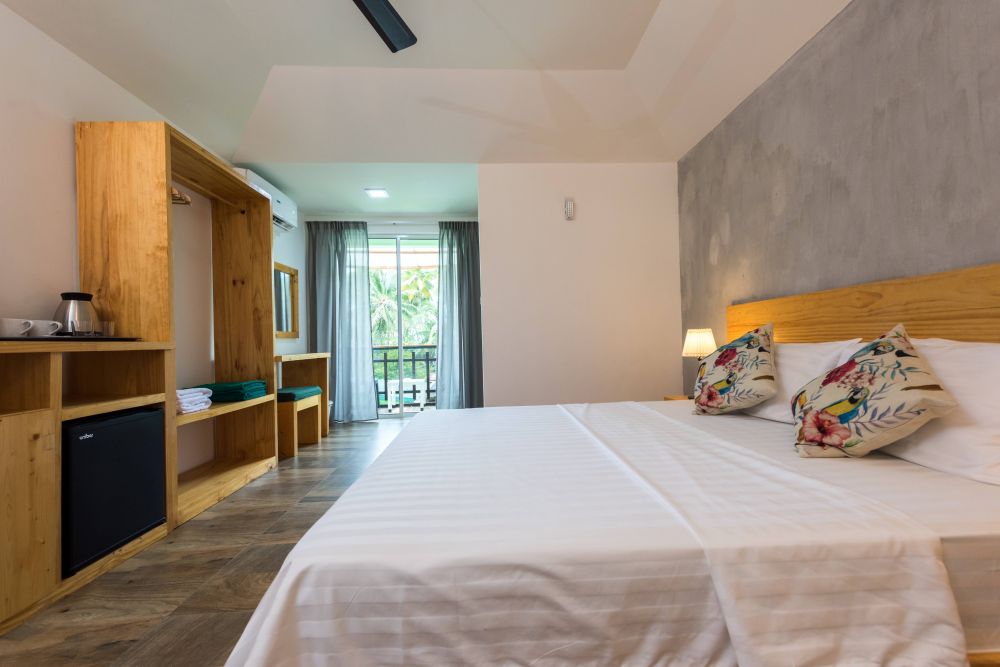 Tropical Balcony Room, Isla Dhiffushi 