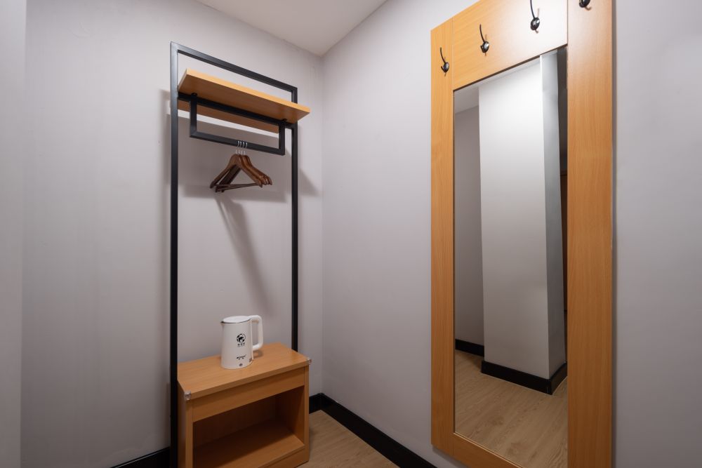 Deluxe King Room, Sanya Guanhailou Hotel 3*