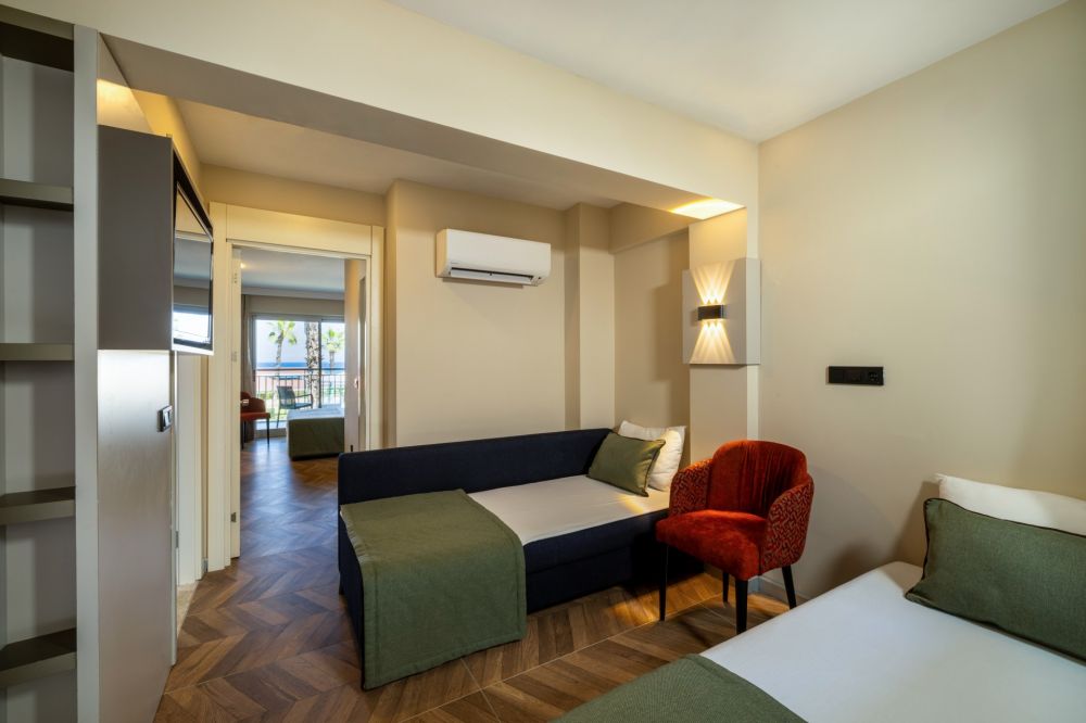 Deluxe Family Room, Crystal Flora Pearl Collection (ex. Crystal Flora Beach Resort) 5*